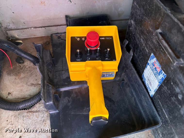 image for item FB5129 2021 Ford F550 Super Duty Ext. Cab utility / service truck