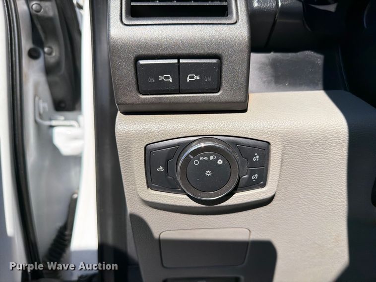 image for item FB5129 2021 Ford F550 Super Duty Ext. Cab utility / service truck