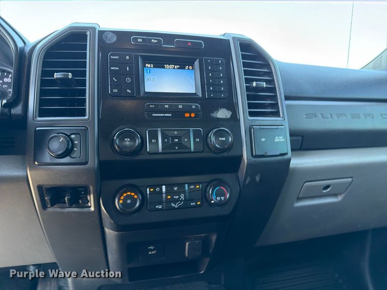 image for item FB5129 2021 Ford F550 Super Duty Ext. Cab utility / service truck