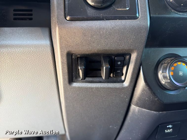 image for item FB5129 2021 Ford F550 Super Duty Ext. Cab utility / service truck