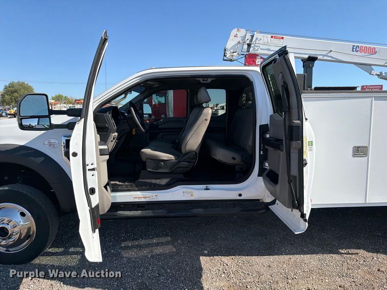 image for item FB5129 2021 Ford F550 Super Duty Ext. Cab utility / service truck