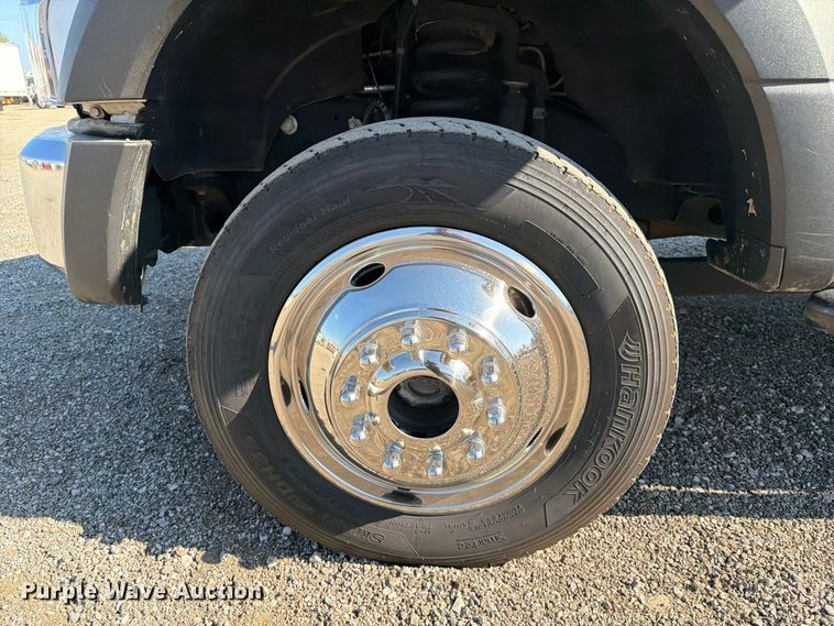 image for item FB5129 2021 Ford F550 Super Duty Ext. Cab utility / service truck