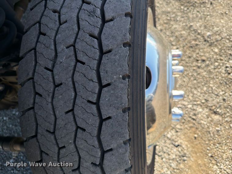 image for item FB5129 2021 Ford F550 Super Duty Ext. Cab utility / service truck