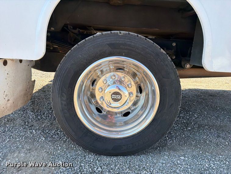 image for item FB5129 2021 Ford F550 Super Duty Ext. Cab utility / service truck