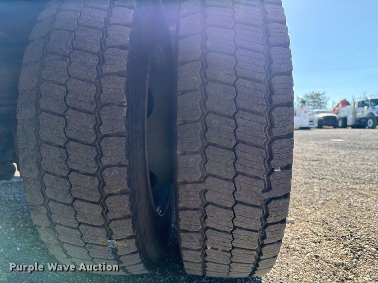 image for item FB5129 2021 Ford F550 Super Duty Ext. Cab utility / service truck