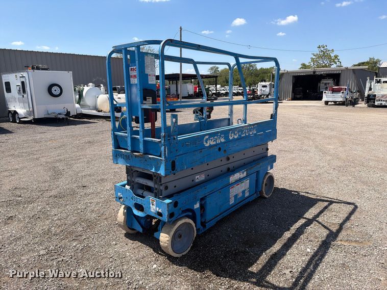 image for item FB5132 2000 Genie GS2032 scissor lift