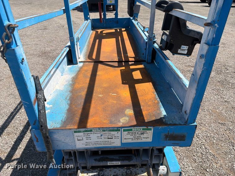 image for item FB5132 2000 Genie GS2032 scissor lift