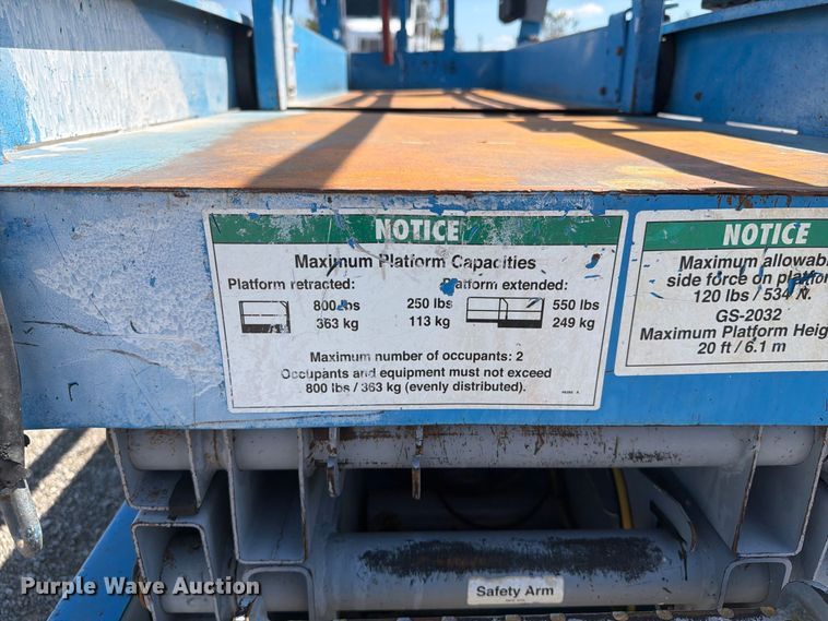 image for item FB5132 2000 Genie GS2032 scissor lift