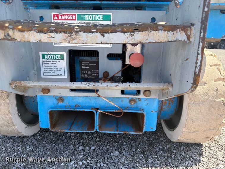 image for item FB5132 2000 Genie GS2032 scissor lift