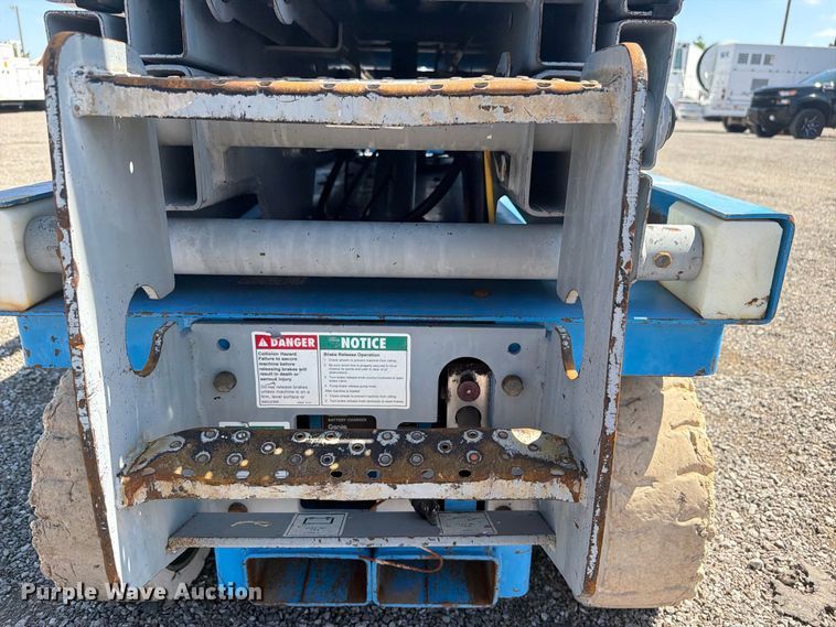 image for item FB5132 2000 Genie GS2032 scissor lift