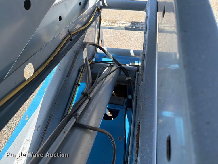 image for item FB5132 2000 Genie GS2032 scissor lift