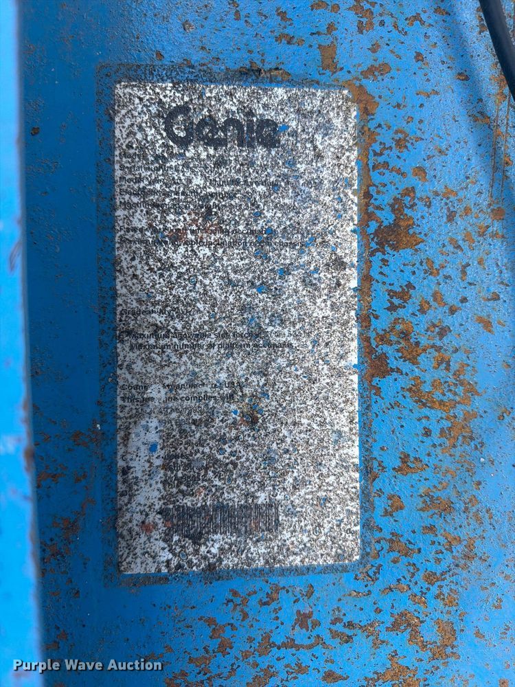 image for item FB5132 2000 Genie GS2032 scissor lift