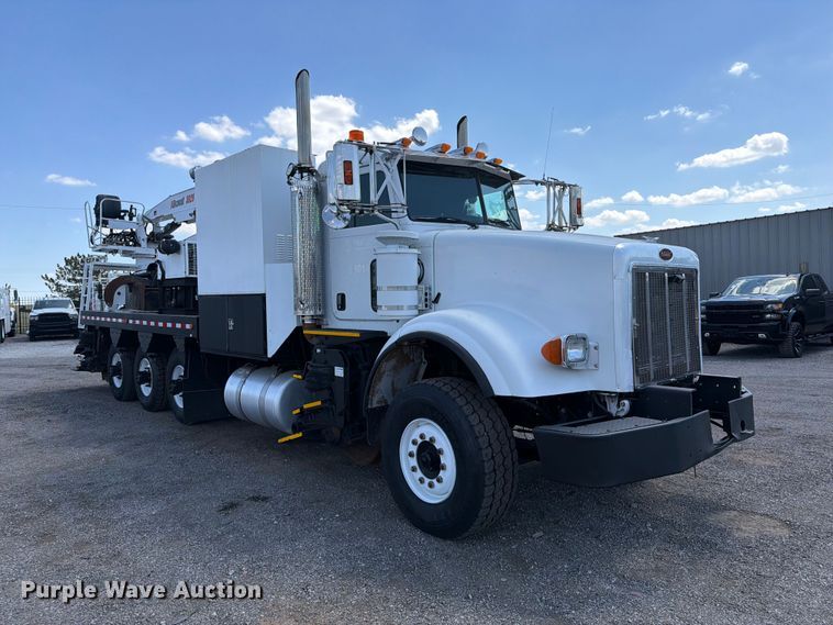 image for item FB5133 2005 Peterbilt 357 crane truck