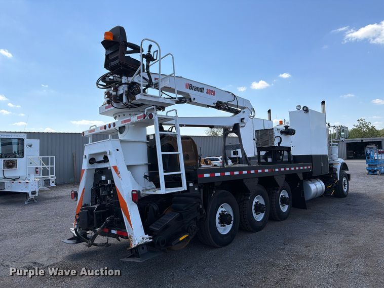 image for item FB5133 2005 Peterbilt 357 crane truck