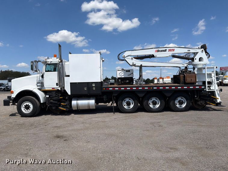 image for item FB5133 2005 Peterbilt 357 crane truck