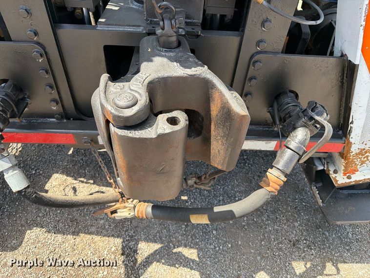 image for item FB5133 2005 Peterbilt 357 crane truck