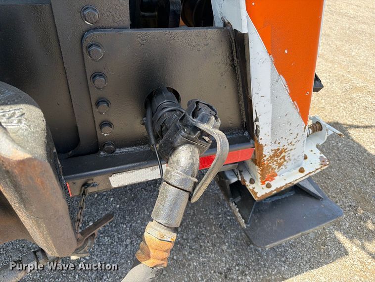 image for item FB5133 2005 Peterbilt 357 crane truck