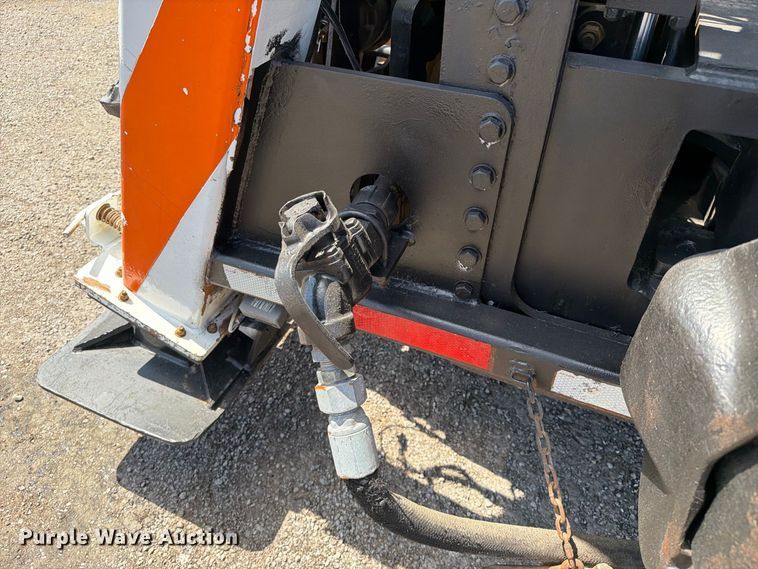 image for item FB5133 2005 Peterbilt 357 crane truck