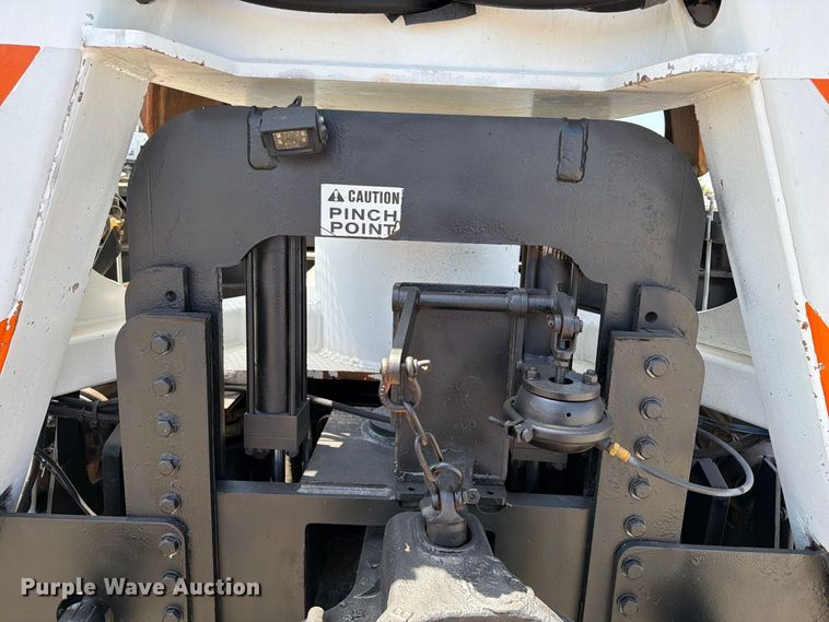 image for item FB5133 2005 Peterbilt 357 crane truck