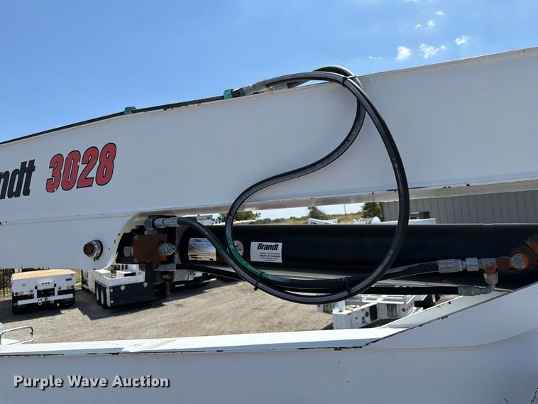 image for item FB5133 2005 Peterbilt 357 crane truck