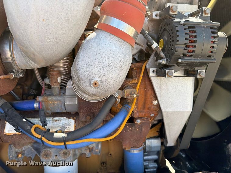 image for item FB5133 2005 Peterbilt 357 crane truck