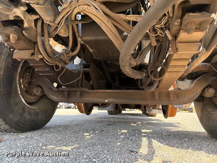 image for item FB5133 2005 Peterbilt 357 crane truck