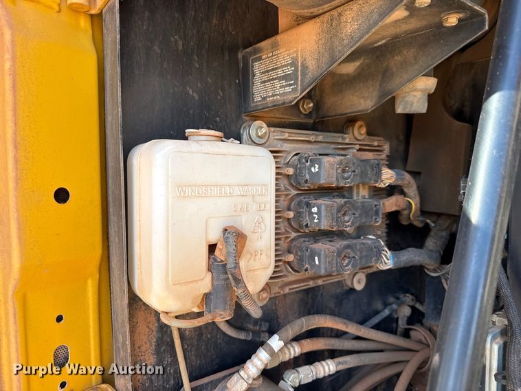 image for item FB6899 2012 John Deere 180G excavator