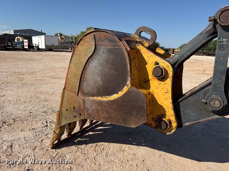 image for item FB6899 2012 John Deere 180G excavator