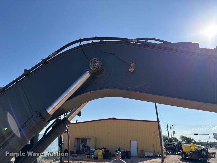 image for item FB6899 2012 John Deere 180G excavator