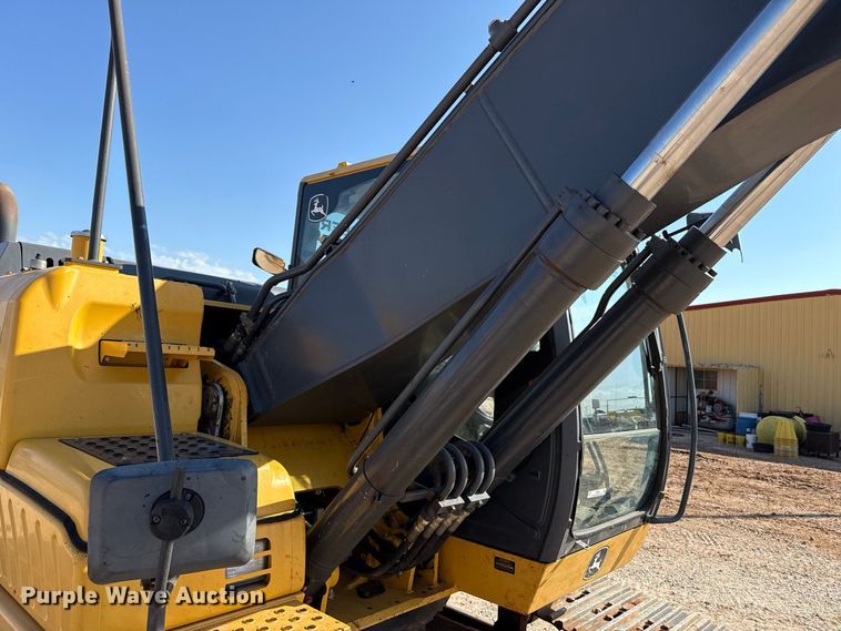 image for item FB6899 2012 John Deere 180G excavator