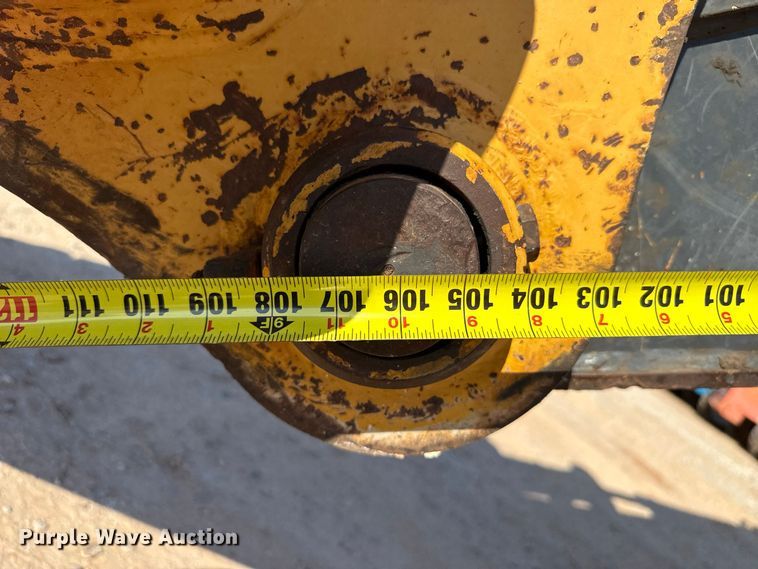 image for item FB6899 2012 John Deere 180G excavator