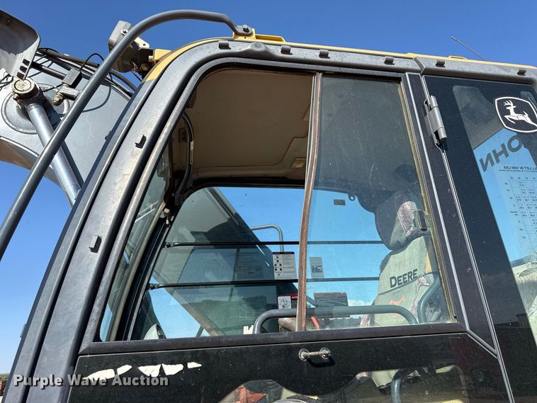 image for item FB6899 2012 John Deere 180G excavator