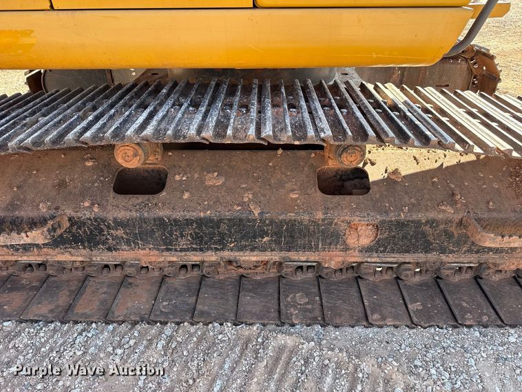 image for item FB6899 2012 John Deere 180G excavator
