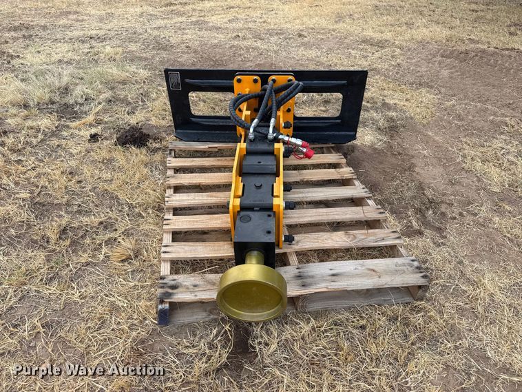 image for item FB6909 2026 GIYI D680 skid steer post driver