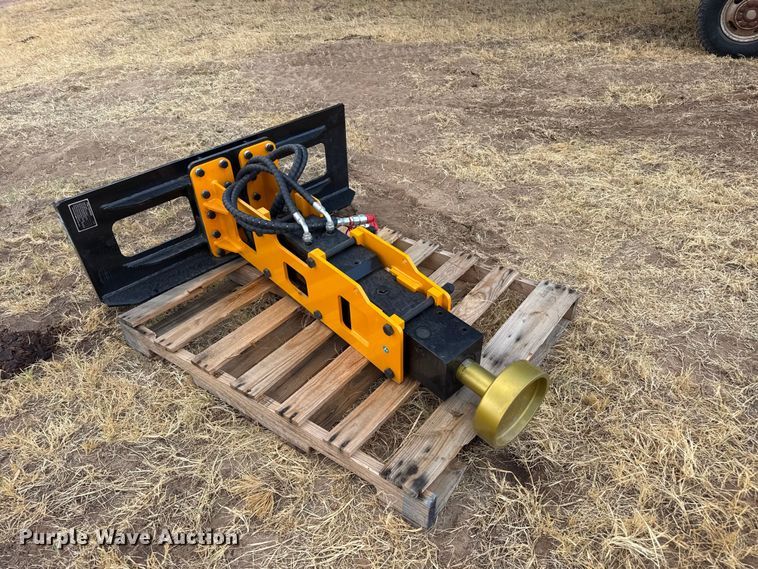 image for item FB6909 2026 GIYI D680 skid steer post driver