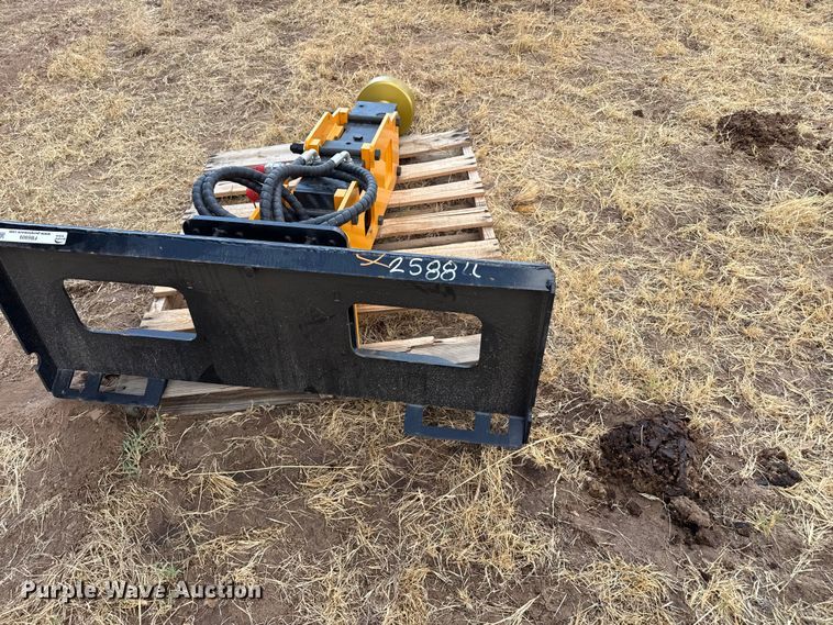image for item FB6909 2026 GIYI D680 skid steer post driver