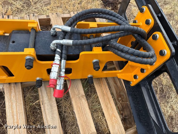 image for item FB6909 2026 GIYI D680 skid steer post driver