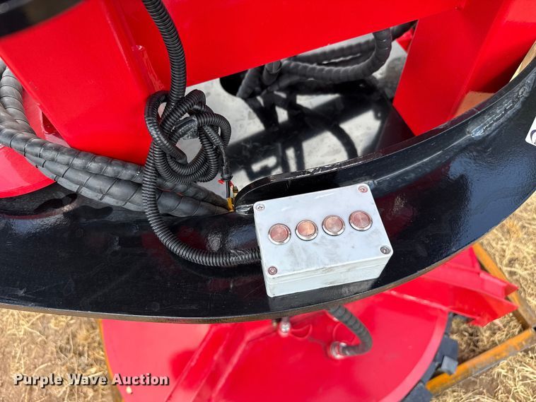 image for item FB6910 2026 GIYI FB77 skid steer feller buncher