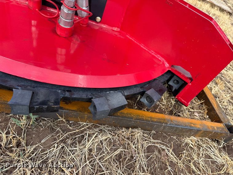 image for item FB6910 2026 GIYI FB77 skid steer feller buncher