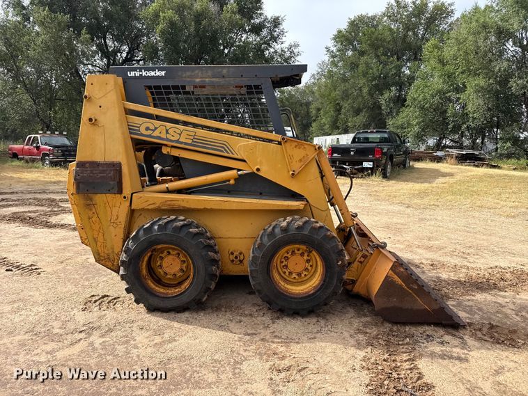 image for item FB6940 Case Uniloader skid steer loader