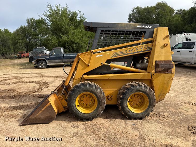 image for item FB6940 Case Uniloader skid steer loader