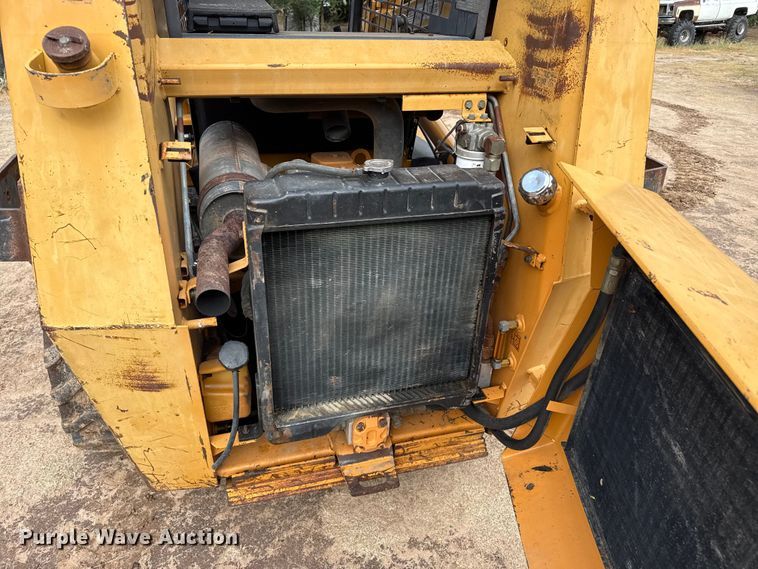 image for item FB6940 Case Uniloader skid steer loader
