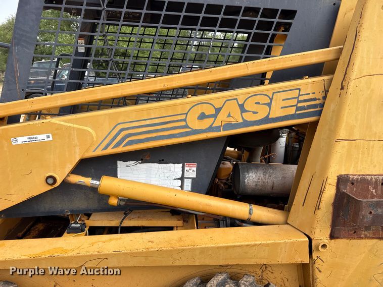image for item FB6940 Case Uniloader skid steer loader