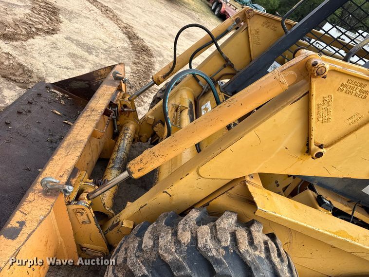 image for item FB6940 Case Uniloader skid steer loader