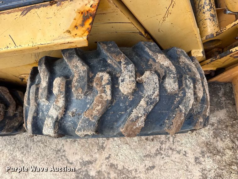 image for item FB6940 Case Uniloader skid steer loader