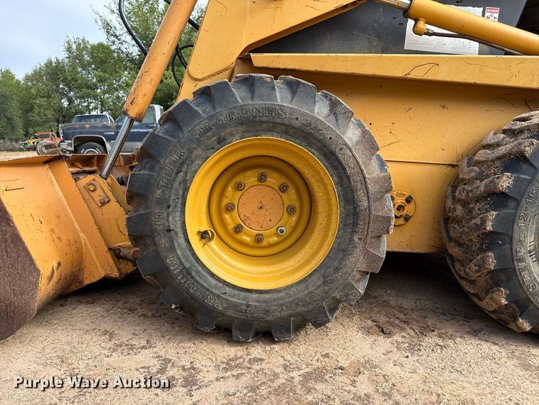 image for item FB6940 Case Uniloader skid steer loader
