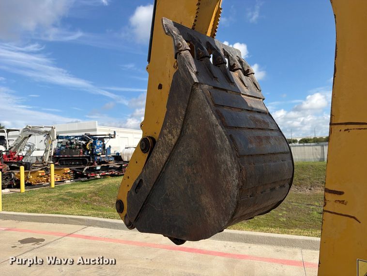 image for item FB8308 2015 Caterpillar 416F2 backhoe