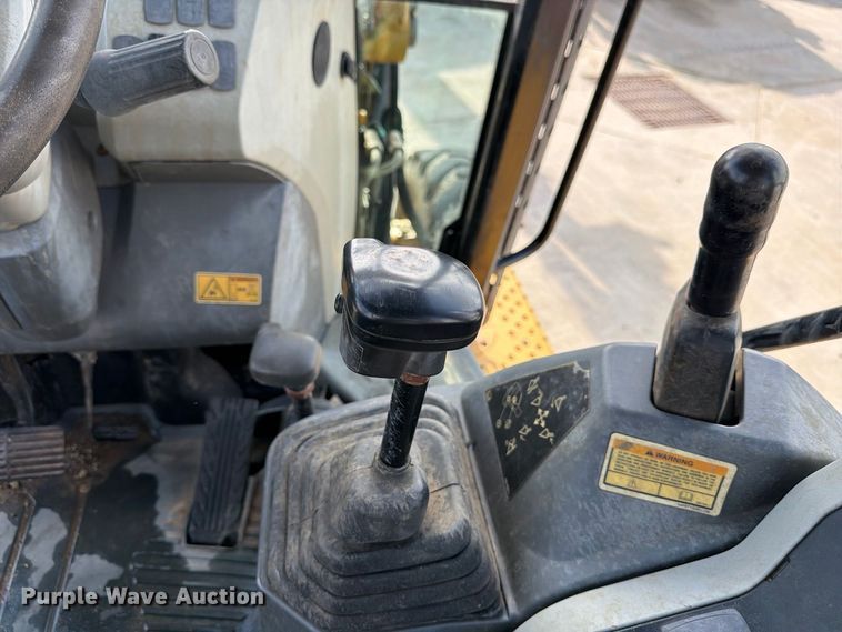 image for item FB8308 2015 Caterpillar 416F2 backhoe