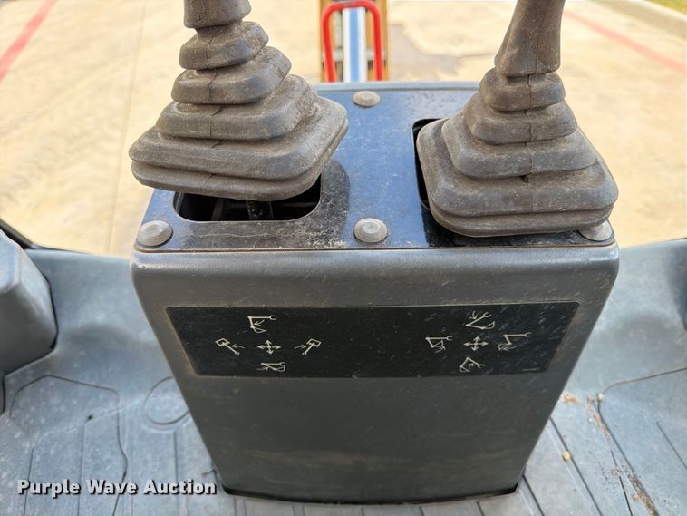 image for item FB8308 2015 Caterpillar 416F2 backhoe