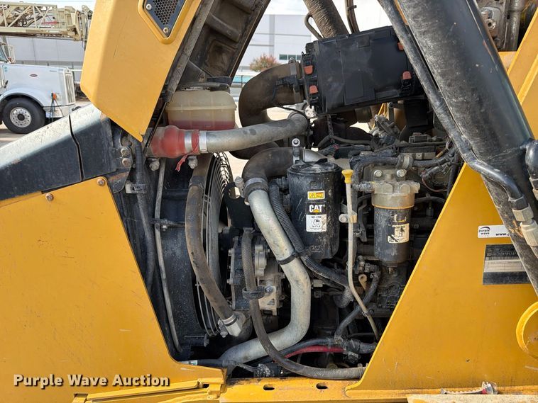 image for item FB8308 2015 Caterpillar 416F2 backhoe